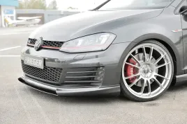 dokladka-zderzaka-spojler-hokej-vw-golf-7-gti-gtd