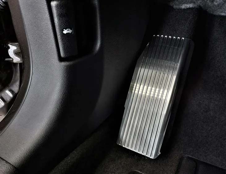 podstopnica-podnozek-vw-golf-vi-2008-2012-stan-nowy-waga-z-opakowaniem-0-5-kg