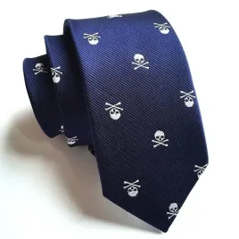 granatowy-krawat-w-biale-czaszki-elegancja-z-rockowym-akcentem