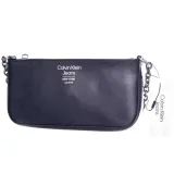 calvin-klein-torebka-sculpted-shoulder-spec-black