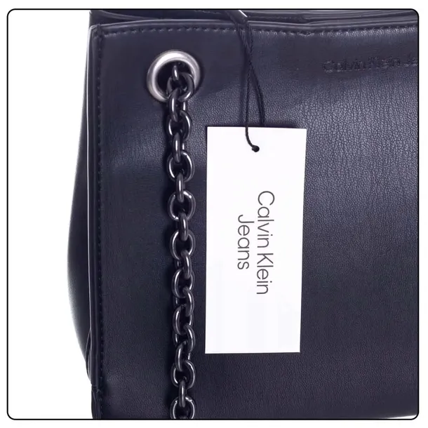 calvin-klein-torebka-sculpted-shoulder-spec-black-wzor-dominujacy-logo