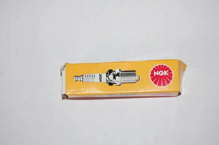 swieca-ngk-2144-rozmiar-klucza-16-mm