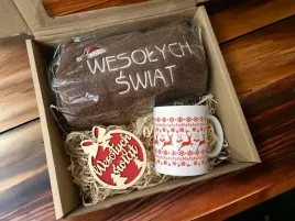prezent-na-swieta-boze-narodzenie-recznik-zestaw-kubek-wesolych-swiat-pr-61