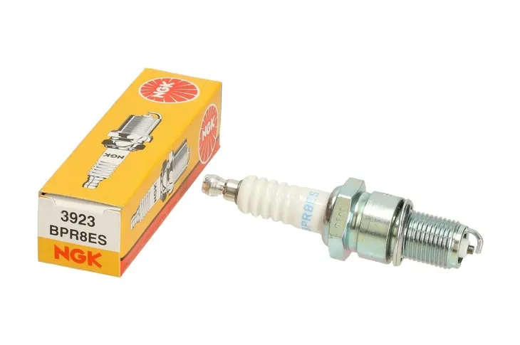 swieca-ngk-3923-stan-nowy