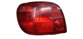 lampa-toyota-yaris-04-03-12-05-tyl-lewa