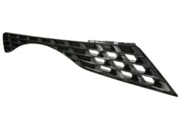 atrapa-grill-prawa-nissan-juke-f15-2014-