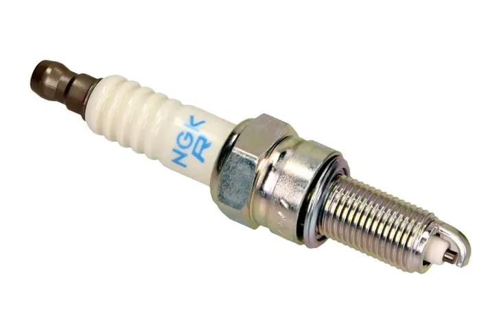 swieca-ngk-7411-numer-katalogowy-czesci-7411