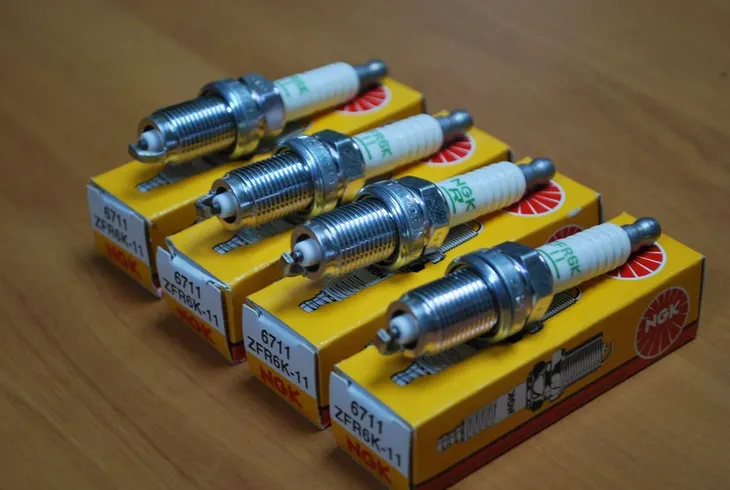 swieca-ngk-6711-producent-czesci-ngk