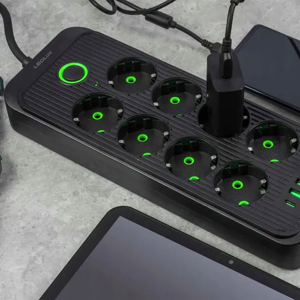 przedluzacz-listwa-2m-8-gniazd-z-5x-usb-uziemienie-z-uziemieniem