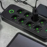 przedluzacz-listwa-2m-8-gniazd-z-5x-usb-uziemienie-z-uziemieniem