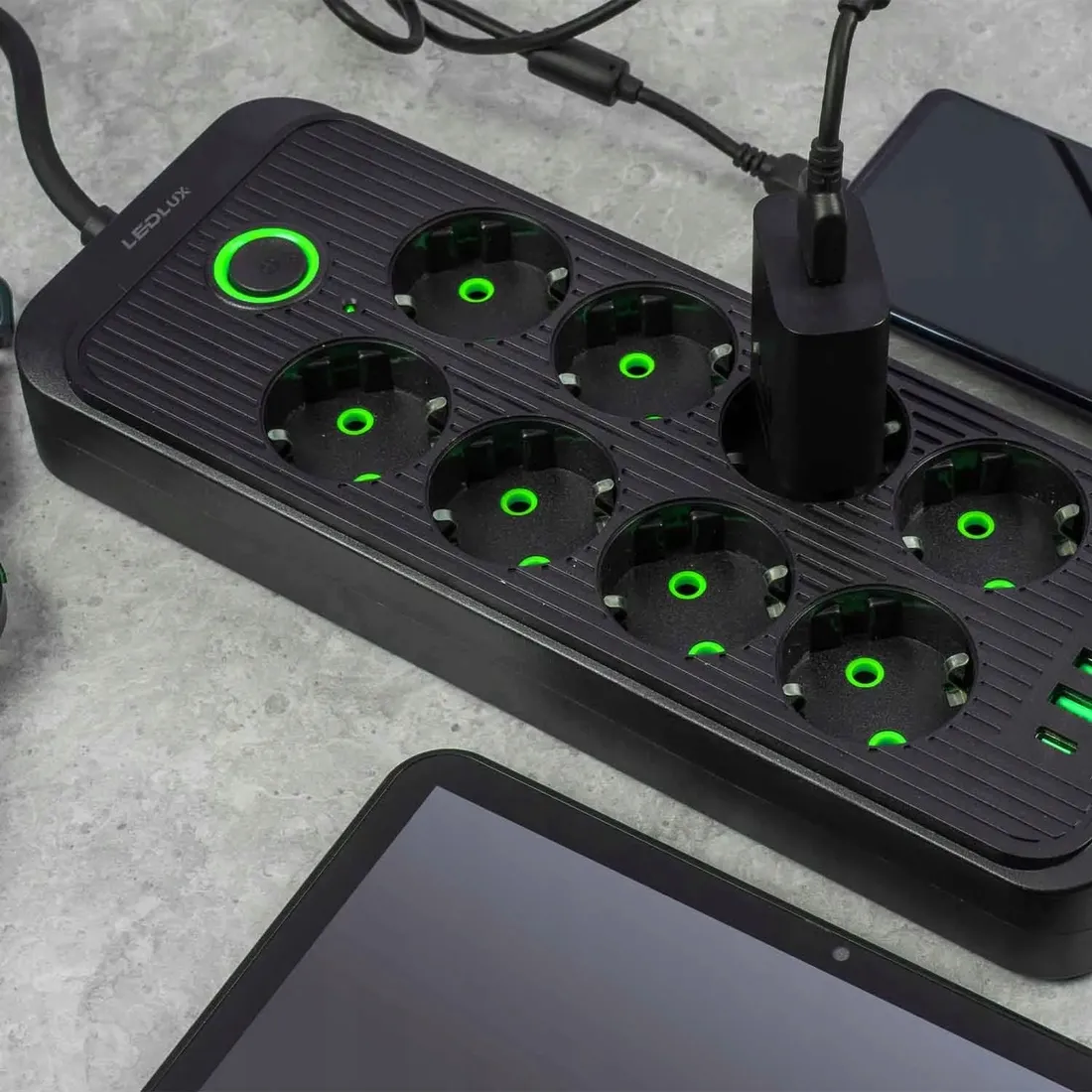 przedluzacz-listwa-2m-8-gniazd-z-5x-usb