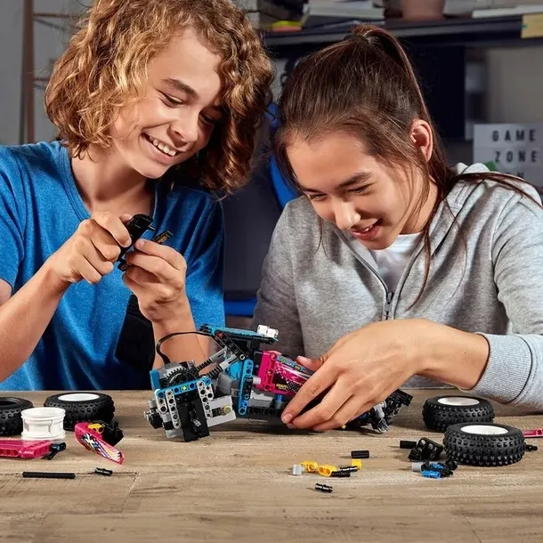 42124-lego-technic-lazik-terenowy-liczba-elementow-374