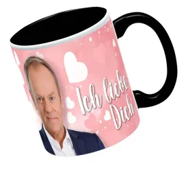 kubek-bialy-czarne-ucho-i-dno-fp-tusk-ich-liebe-dich-01-smieszny