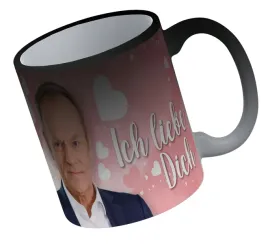 kubek-magiczny-czarny-fp-tusk-ich-liebe-dich-01-wiele-smiesznych-wzorow