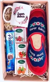 prezent-dla-babci-zestaw-kubek-babcia-na-swieta-kapcie-prezent-na-mikolaja