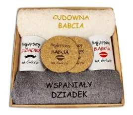 prezent-dla-babci-i-dziadka-dzien-babcia-kubek-zestaw-reczniki-haft-grawer