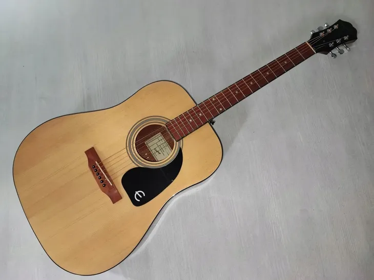 epiphone-dr-100-na-gitara-akustyczna-wersja-praworeczna-waga-z-opakowaniem-3-kg