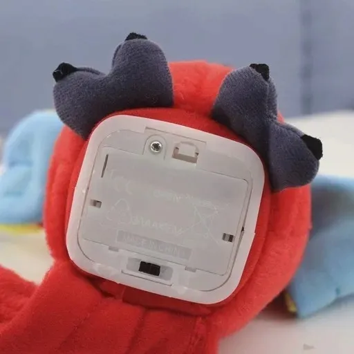 interaktywna-gadajaca-papuga-tanczy-przedrzezniacz