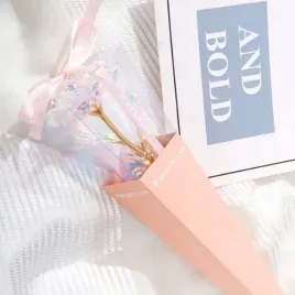 swiecaca-wieczna-roza-w-pudelku-na-walentynki-22cm-opalizujaca