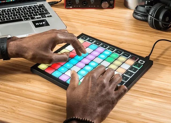 novation-launchpad-x-kontroler-ableton-marka-novation