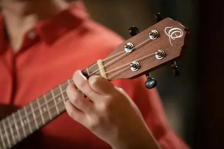 ortega-ru5mm-ukulele-koncertowe-wykonczenie-satynowe