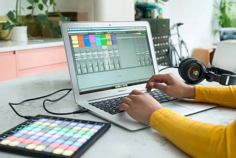 novation-launchpad-mini-mk3-kontroler-ableton