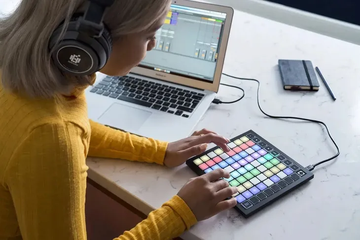 novation-launchpad-mini-mk3-kontroler-ableton-model-launchpad-mini-mk3-kod-producenta-launchpadminimkiii