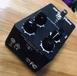 ampeg-scrambler-efekt-basowy-distortion-stan-nowy-marka-ampeg