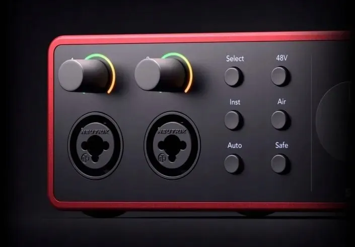 focusrite-scarlett-4i4-4th-gen-interfejs-audio-pakiet-oprogramowania-stan-nowy-kolor-czerwony