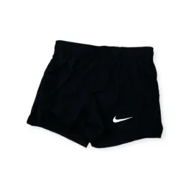 krotkie-sportowe-spodenki-dziewczynka-nike-s-6-7-lat