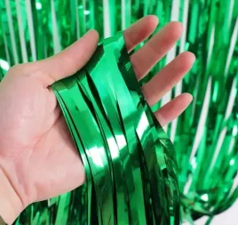 kurtyna-dekoracyjna-zielona-zaslona-samoprzylepna-metaliczna-urodziny