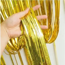 kurtyna-zlota-holograficzna-samoprzylepna-dekoracja-sylwester-urodziny-1x2m