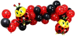 zestaw-balonow-urodzinowych-biedronka-kropki-luk-czerwone-czarne-roczek
