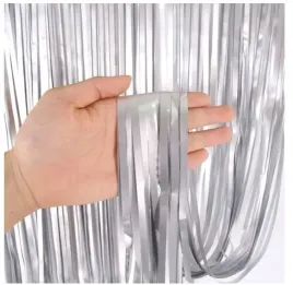 kurtyna-dekoracyjna-srebrna-matowa-samoprzylepna-sylwester-karnawal-party