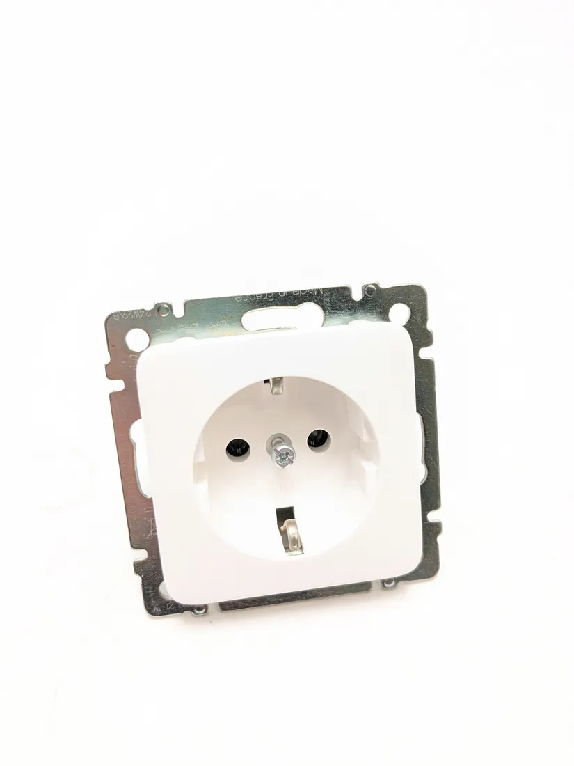 gniazdo-elektryczne-scienne-legrand-bialy