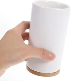 dozownik-mydla-w-plynie-bambusowa-biala-butelka