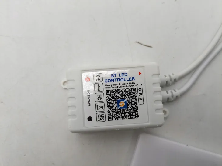 tasma-led-vkh-5m-rgb-barwa-swiatla-wielokolorowy