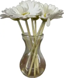 wazon-szklany-ze-sztucznymi-kwiatami-stokrotki