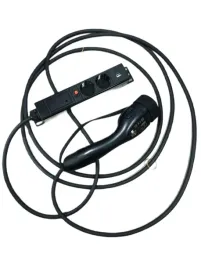 ladowarka-do-auta-5m-z-przedluzaczem-i-2-gniazdami-usb