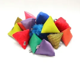 akson-memo-sensoryczne-woreczki-piramidki-20-szt