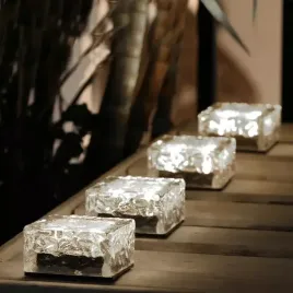 lampa-solarna-led-kolory-4-sztuki-kostka-swiatlo-koloru-cieply-bialy