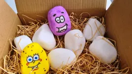 kamienie-do-malowania-biale-otoczaki-thassos-z-brokatem-do-zabawy-2kg-4-8cm