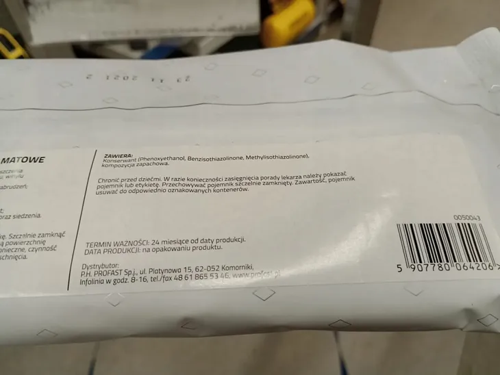 chusteczki-do-plastiku-kokpitu-samochodowego-numer-katalogowy-producenta-064206