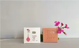 mydlo-z-oliwy-z-oliwek-z-geranium-czerwona-glinka