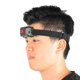 mala-kamera-full-hd-z-opsaka-na-glowe-z-latarka