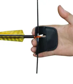 ochraniacz-skorka-na-palce-dla-lucznika-karwasz