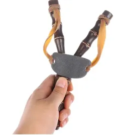 mocna-proca-survivalowa-drewniana-wedkarska