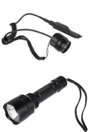 latarka-oswietlenie-wojskowe-na-dluga-bron-montaz-22mm-asg-strzelanie-nocne