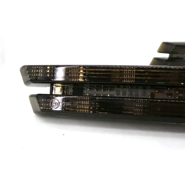 obrysowki-led-bmw-e90-e91-e92-e93-2szt-chrom-informacje-dodatkowe-oprawy-zarowek-w-zestawie