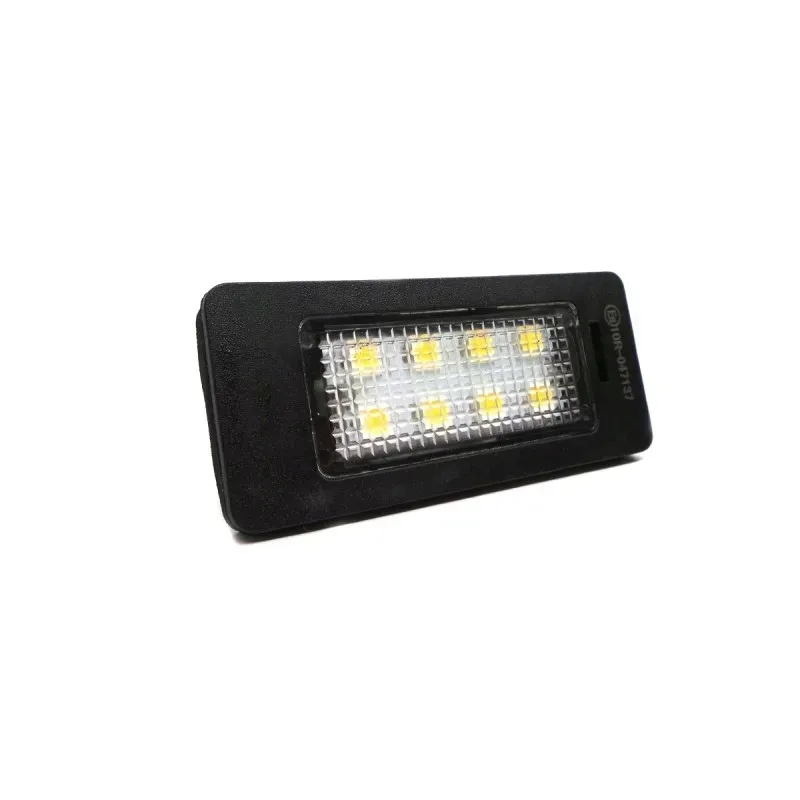 bmw-e82-e88-e90-e91-lampka-rejestracji-led-2szt